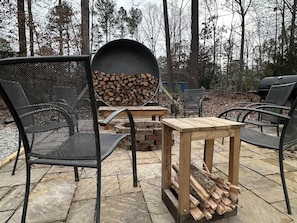 Outdoor dining - 3 BR Colonial Revival in 2 Acres, 5 min to State Park. Family & Pet Friendly! (Chesterfield County)