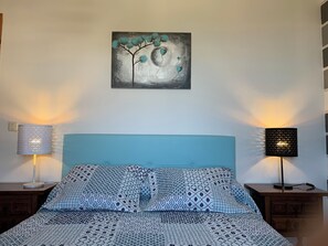 2 chambres, fer et planche à repasser, Wi-Fi gratuit, draps fournis