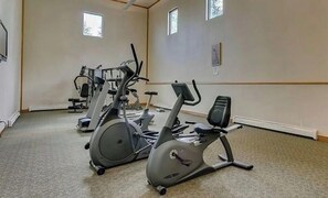 Fitness facility - Cozy family-friendly 2-bedroom condo in close proximity to 3 ski mountains! (Silverthorne)