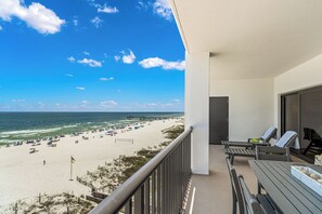 Property grounds - Sea for Miles at the Palms 603!
3 BR And 2BA- Sleeps 8 - Beach Views and Access (Orange Beach)
