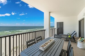 Property grounds - Sea for Miles at the Palms 603!
3 BR And 2BA- Sleeps 8 - Beach Views and Access (Orange Beach)