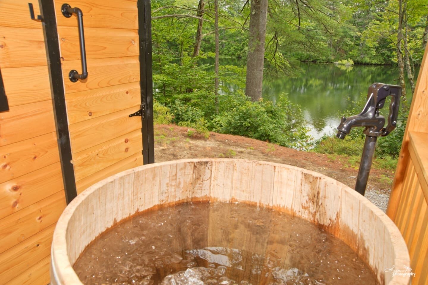Outdoor spa tub