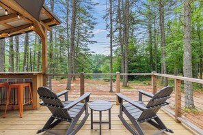 Property grounds - Rustic A-Frame Getaway with Hot Tub (Oxford)