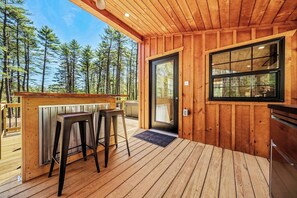 Terrace/patio - Modern Glamping Cabin with Hot tub (Oxford)
