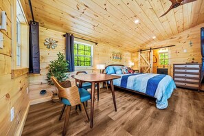 Bed sheets - Modern Glamping Cabin with Hot tub (Oxford)