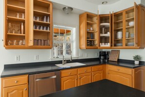 Fridge, microwave, oven, stovetop - Asheville Family Retreat: Hot Tub, Sauna, Arcade, Sleeps 14 (Canton)