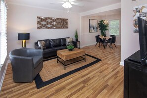 Living area - Monthly-Friendly 2BR with Full Home Amenities (Charlotte)