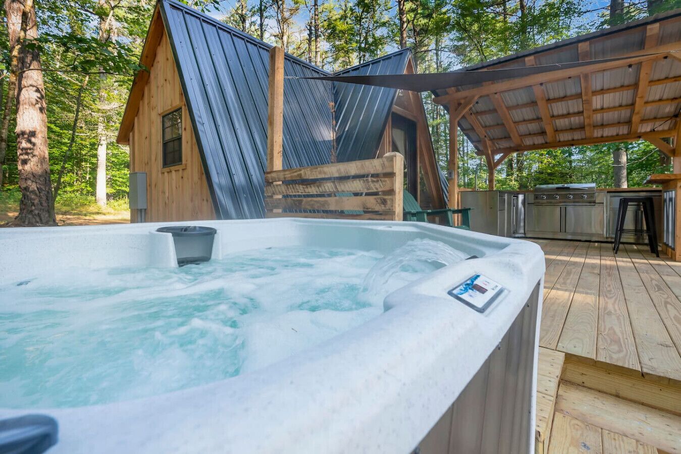 Outdoor spa tub