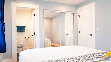 2 chambres, fer et planche à repasser, Wi-Fi, draps fournis