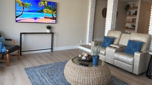 Unclassified image, 4 of 31, button - 3-Bedroom Townhome in Huntington Beach with 1 Bedroom Downstairs (Huntington Beach)