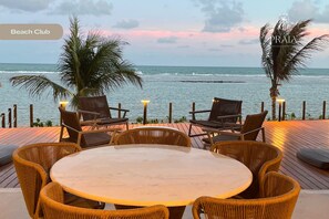Outdoor dining - Praia Exclusive (N. Sra. do Ó)