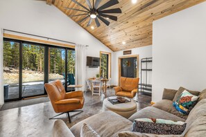 Smart TV - New Rental! Newly Built, 3 Bed/2 Bath, Modern Mountain House - The Green Dragon (Fairplay)