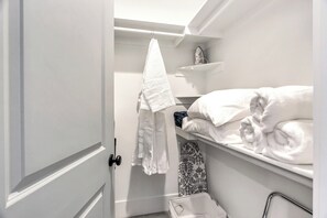 Toallas y papel de baño