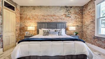 1 bedroom, WiFi (free), bed sheets