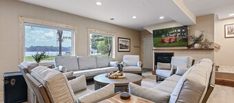 5 BR Family Hangout I Lake Views I Firepit