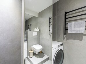 Shower, hair dryer, towels - One-bedroom apartment – ​​Parking and near beach (Cannes)