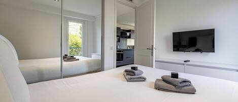 1 chambre, fer et planche à repasser, Wi-Fi, draps fournis