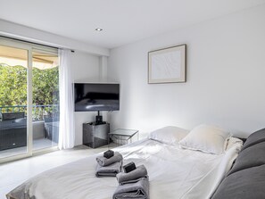 1 bedroom, iron/ironing board, WiFi, bed sheets - One-bedroom apartment – ​​Parking and near beach (Cannes)