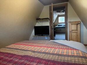 4 chambres, fer et planche à repasser, Wi-Fi, draps fournis