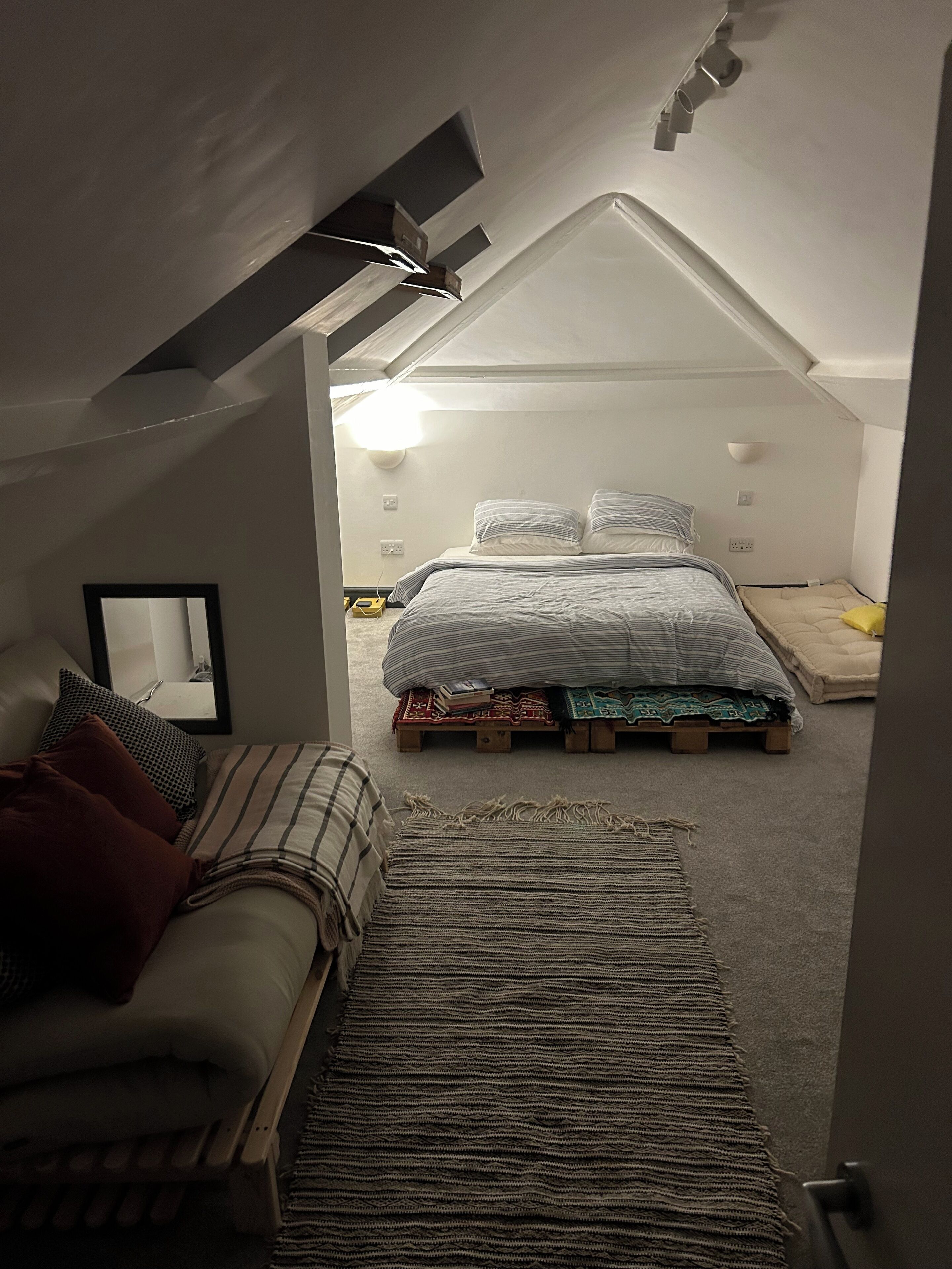 2 chambres, fer et planche à repasser, Wi-Fi gratuit, draps fournis