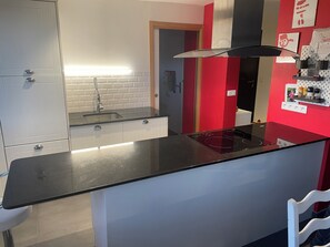 Fridge, microwave, oven, stovetop - Modern house near the sea (Trébeurden)