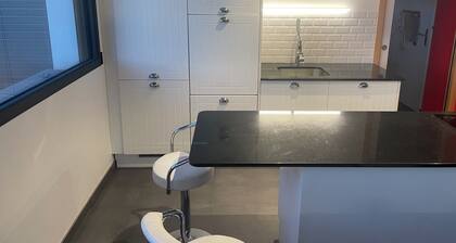 Maison moderne proche de la mer