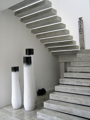 المنشأة من الداخل