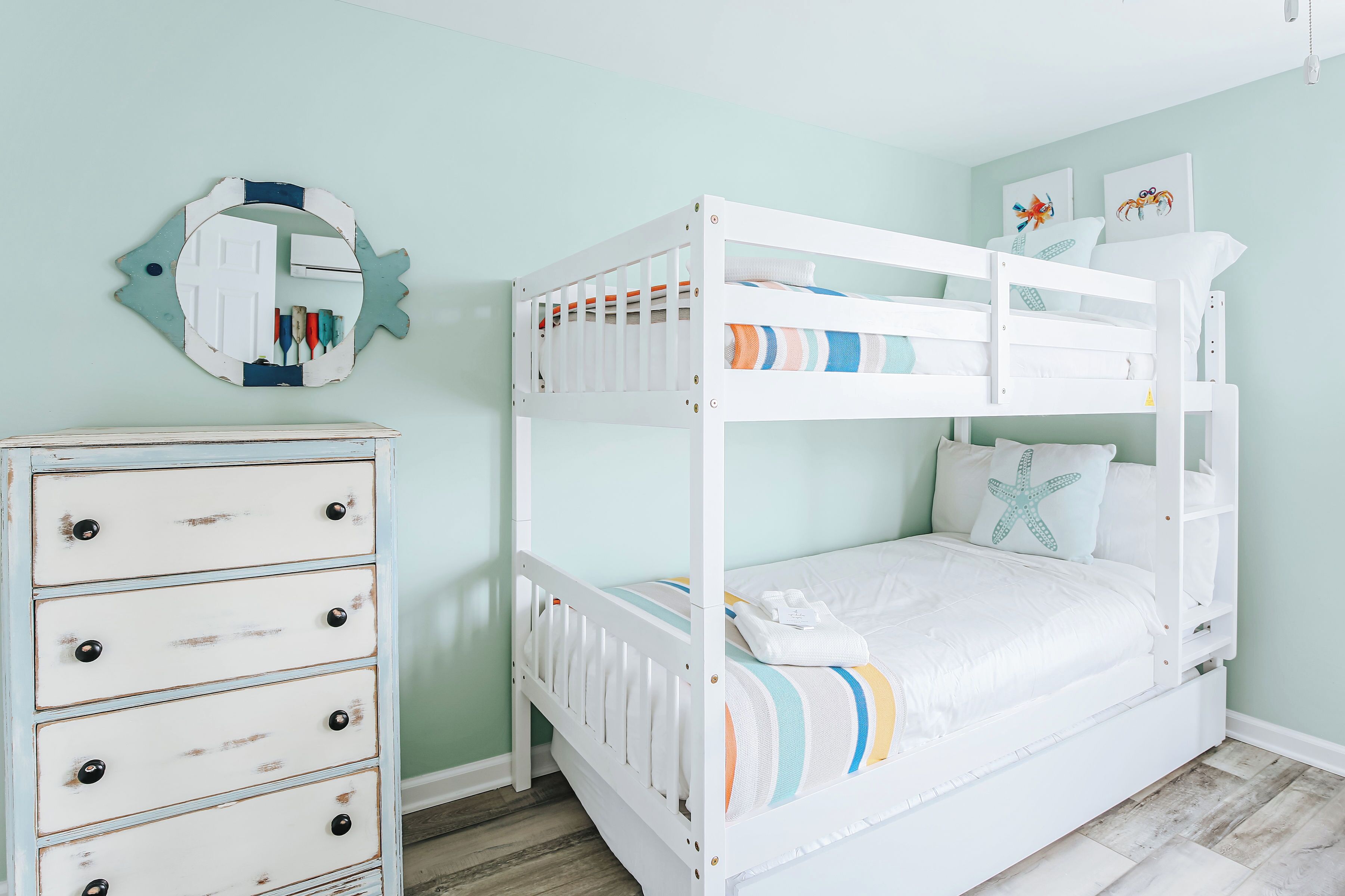 2 bedrooms, desk, iron/ironing board, travel crib