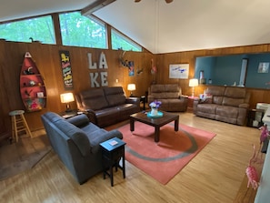 Interior - Blue Flamingo Getaway - Just outside marina entrance (Fairfield Bay)