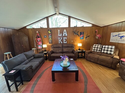 Blue Flamingo Getaway - Just outside marina entrance