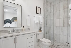 Doccia, asciugacapelli, asciugamani