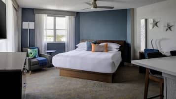 Studio, 1 King Bed, Non Smoking, Balcony | In-room safe, iron/ironing board, free WiFi