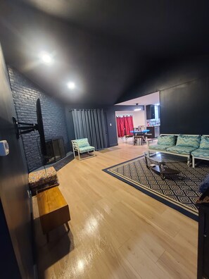 Interior - Lovely 4-bedroom house in vibrant Austin neighborhood (Austin)