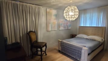 4 bedrooms, desk, iron/ironing board, free WiFi