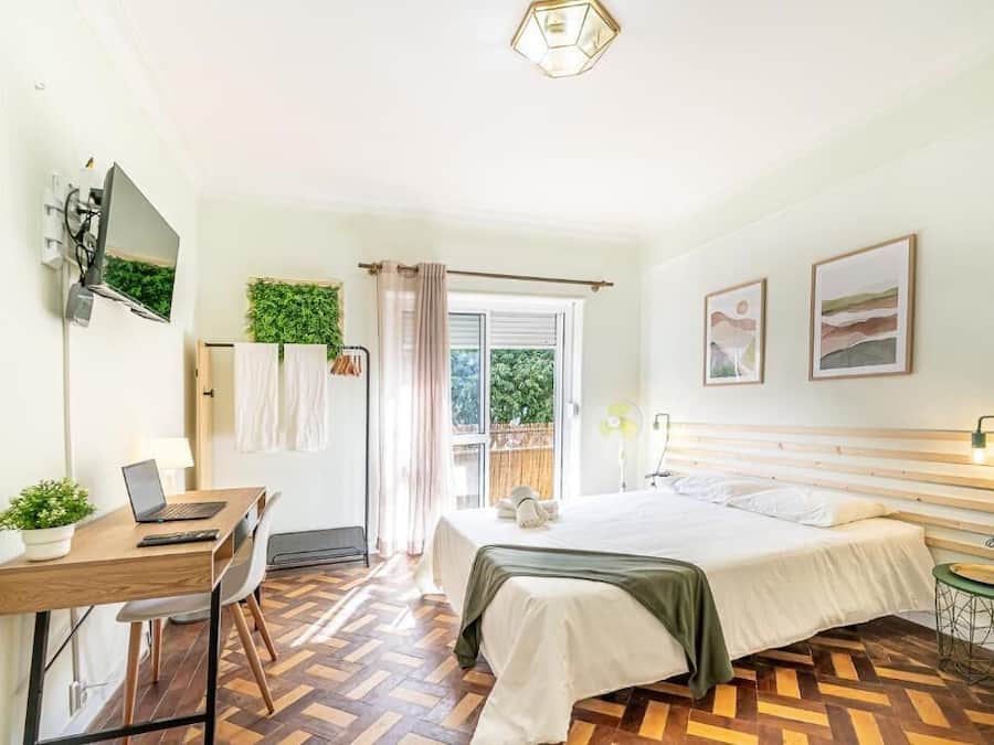 Double Room, Balcony | Iron/ironing board, free WiFi