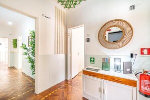 المنشأة من الداخل