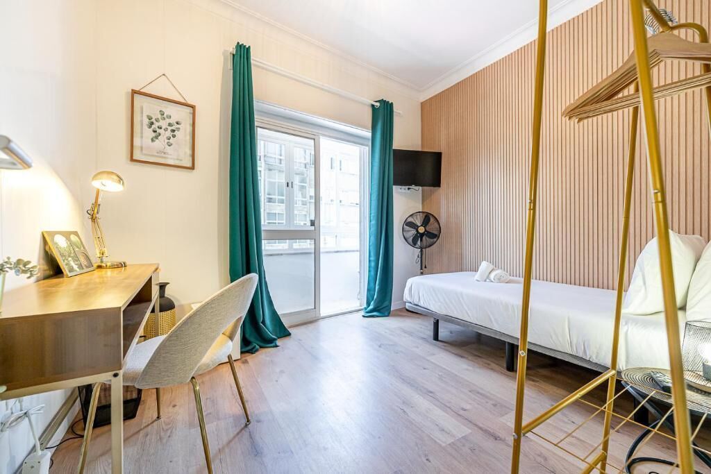 مكواة/لوح كي وواي فاي مجانًا