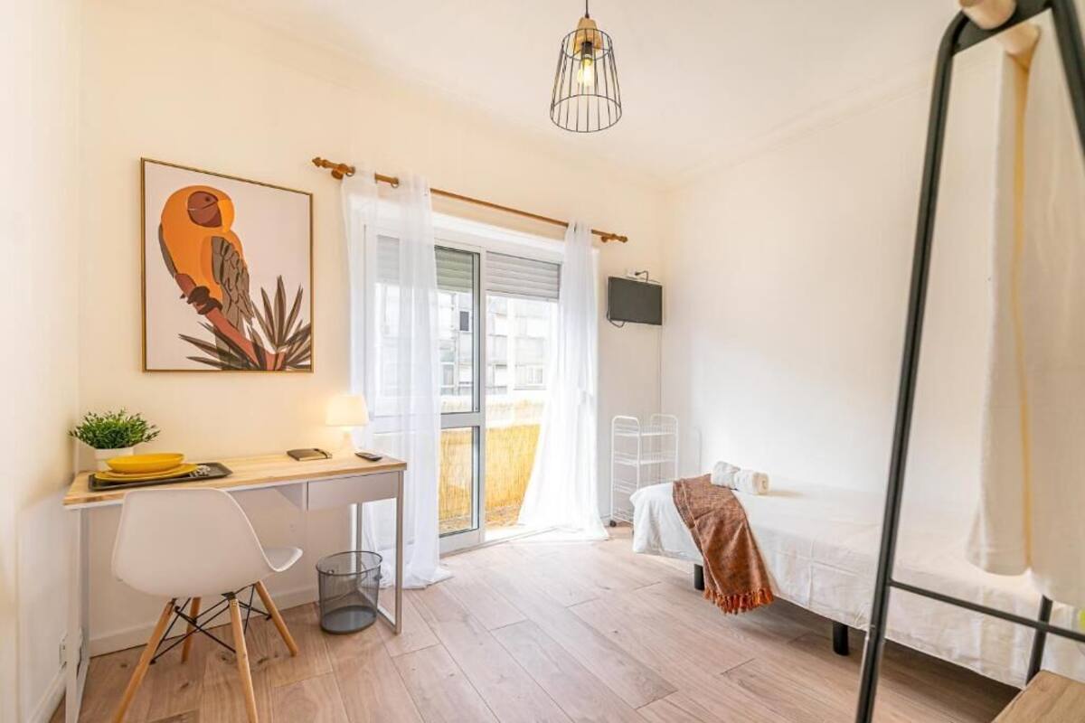 Singola Deluxe, balcone | Ferro/asse da stiro, Wi-Fi gratuito