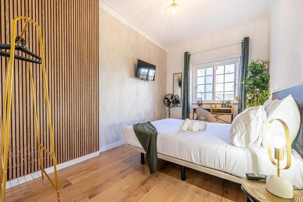 مكواة/لوح كي وواي فاي مجانًا