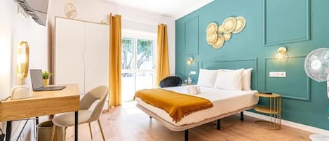 Double Room, Balcony | Iron/ironing board, free WiFi