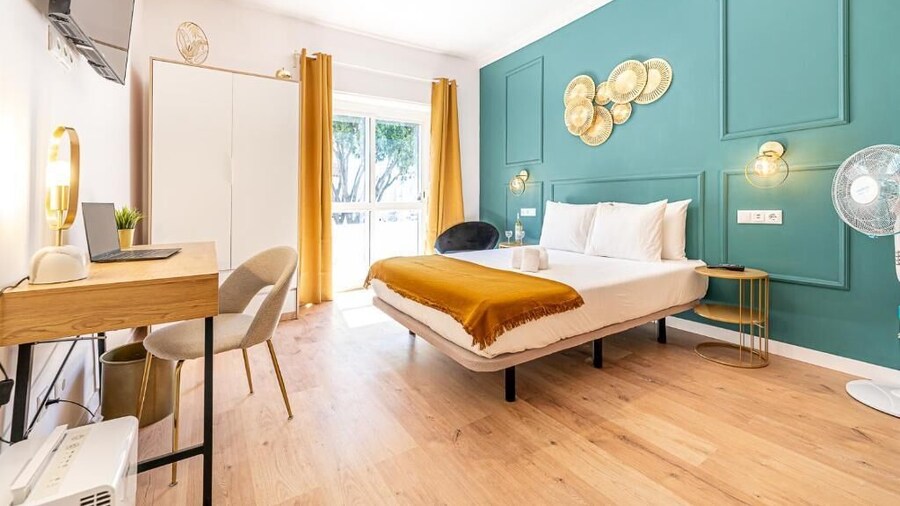 Goa Square Guesthouse by Lisbon with Sintra