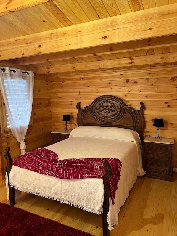 2 makuuhuonetta, ilmainen Wi-Fi, vuodevaatteet, pääsy pyörätuolilla