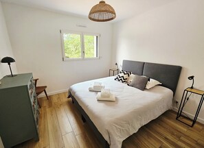 4 sovrum, strykjärn/strykbräda, wi-fi och sängkläder