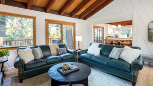 Smart TV - Lakeview, Beautifully Remodeled Hilltop Cabin With Wraparound Deck. (Carnelian Bay)