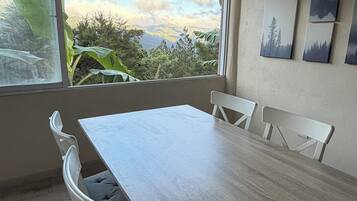 Family Quadruple Room, Mountain View | Dining