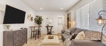 Modern Home w/ Smart TVs & Full Kitchen