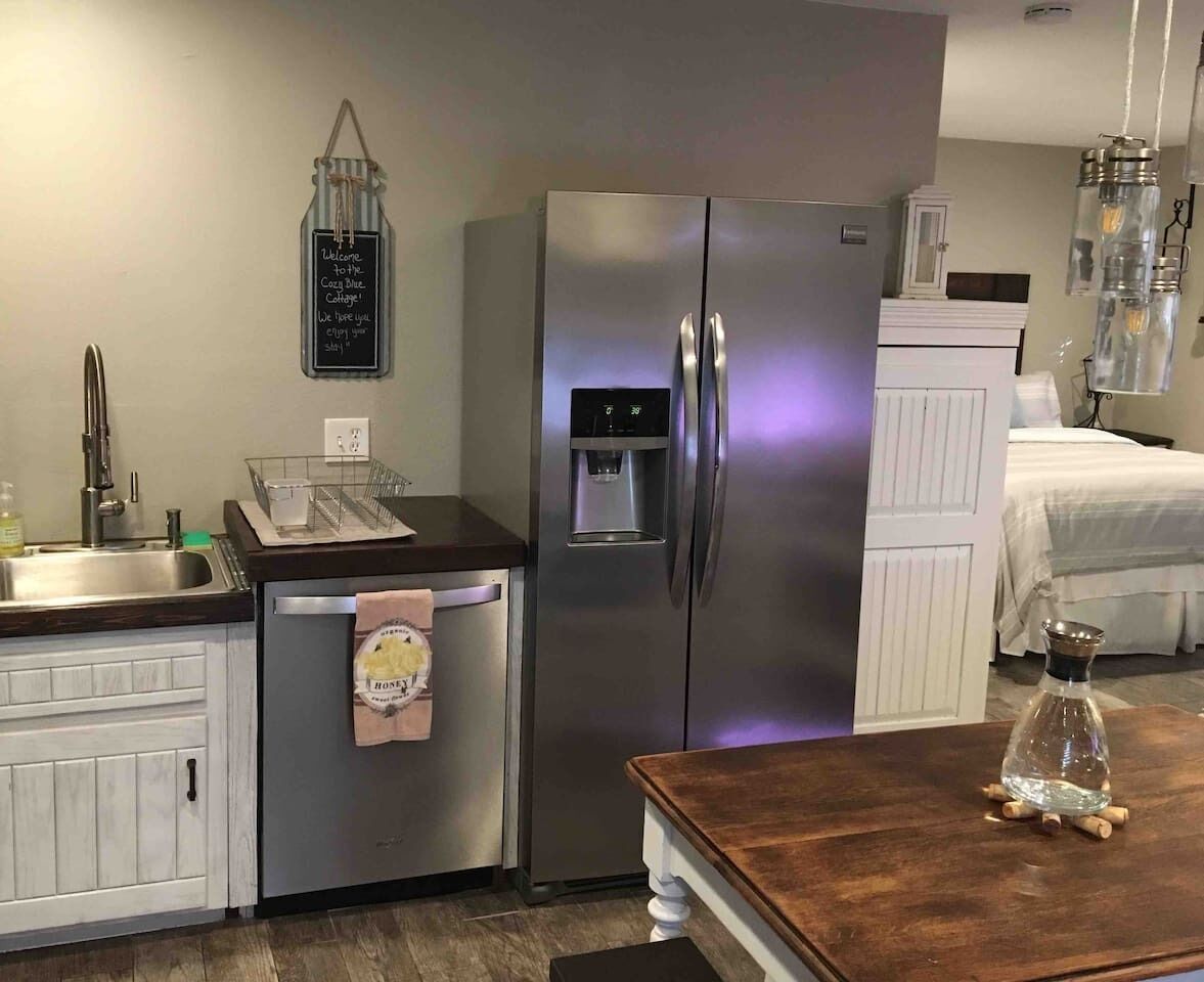 Geladeira, micro-ondas, fogão, cooktop
