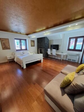 Comfort Double Room, 1 Queen Bed, Terrace, Mountain View | Iron/ironing board, free WiFi, bed sheets - Filip Deluxe Rooms (Dobrota)