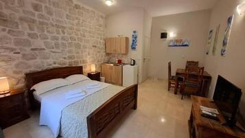 ์คํ ๋ค๋ ์คํ๋์ค, ๋๋ธ์นจ๋ 1๊ฐ, ์ด๋ ์ฝ์ ์ง์, 1์ธต | ๋ค๋ฆฌ๋ฏธ/๋ค๋ฆฌ๋ฏธํ, ๋ฌด๋ฃ WiFi, ์นจ๋ ์ํธ