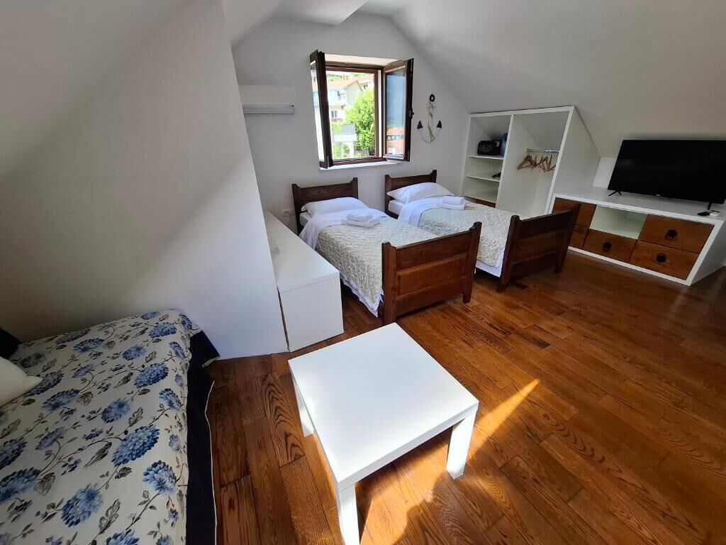 Classic Twin Room, Private Bathroom | Iron/ironing board, free WiFi, bed sheets